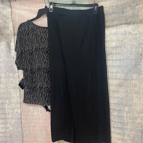 - Brand new with tags Woman’s Madison Park-Signature 2 piece lounge set. S… - Picture 7 of 12